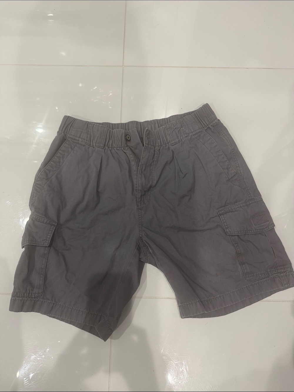 Men's Gray Cargo Shorts - Casual Utility Style
